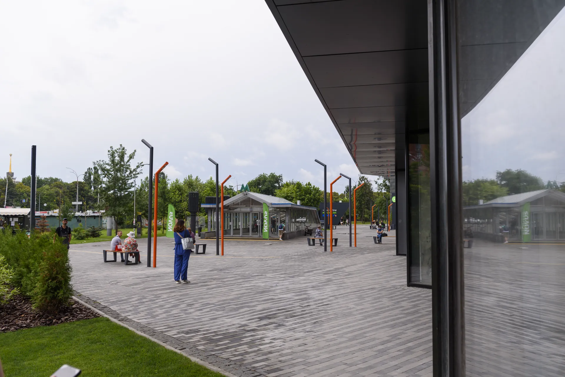 Square by the entrance to S1 VDNG